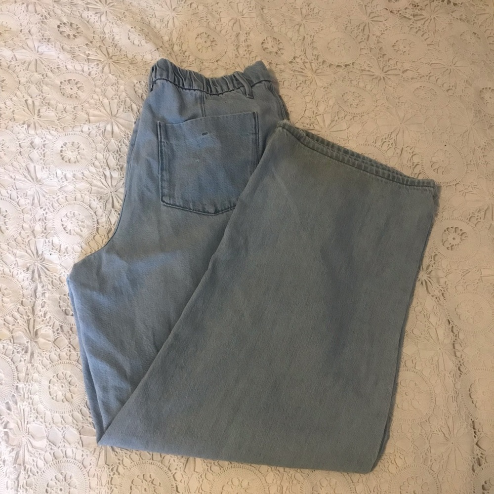 Uniqlo Wide Leg High Rise Jeans - Size Medium